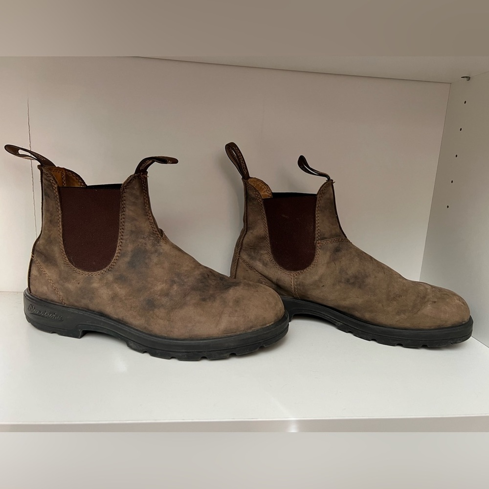 Blundstone Rustic Brown Boot: unisex, see description for sizing.